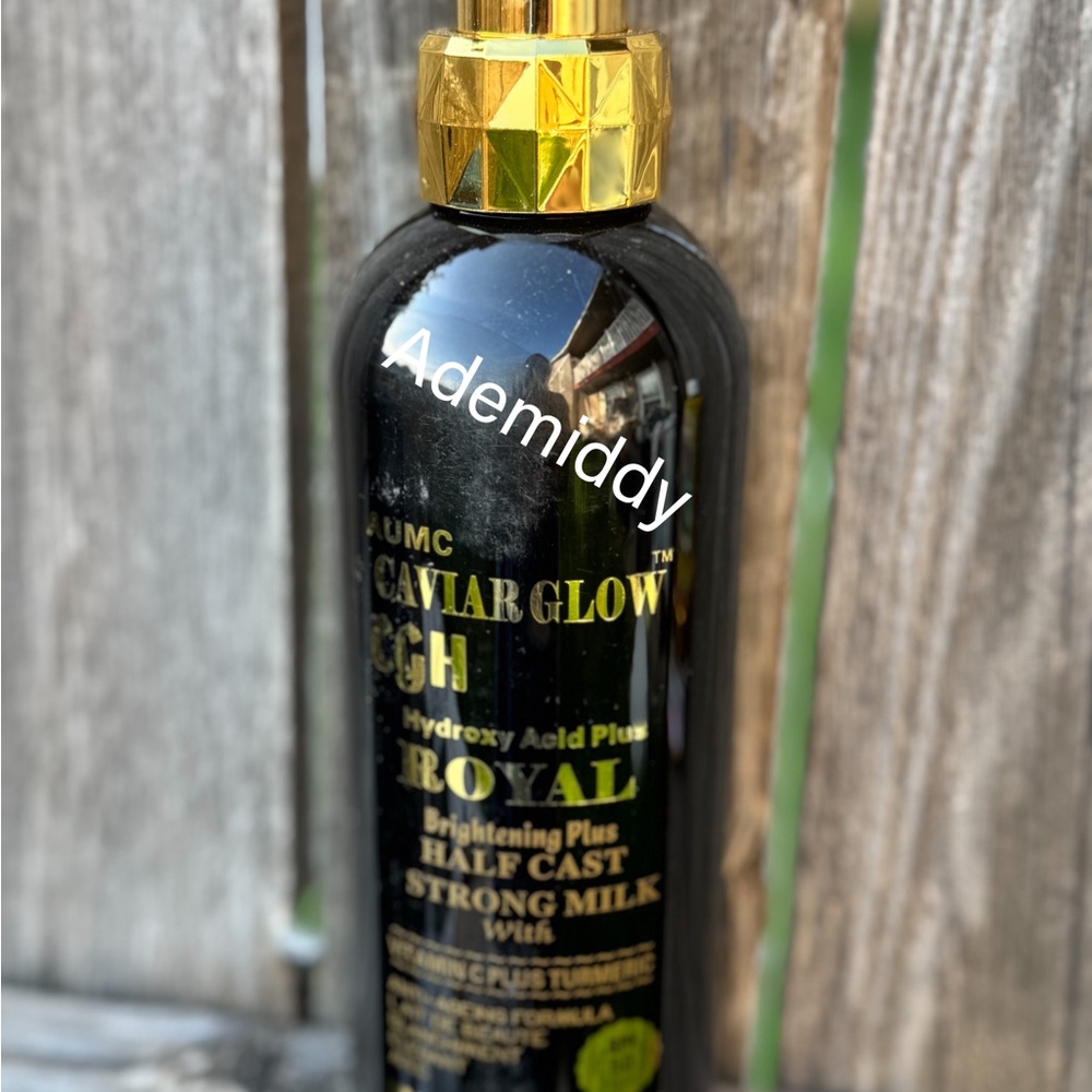 AUMC CAVIAR  GLOW ROYAL(Black)CGG  BODY MILK 500ML X1.